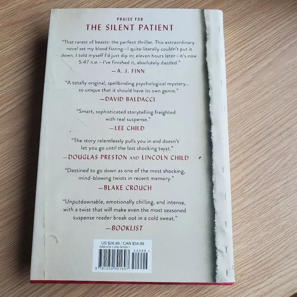 The Silent Patient by Alex Michaelides‎ hardcover new york times bestseller book